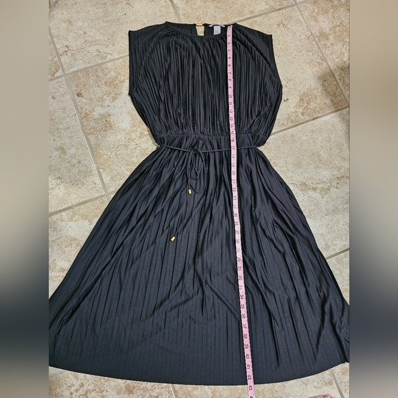 H&M Black Pleated Midi Dress Size M Sleeveless Belted Waist Elegant Party Y2K - Picture 7 of 7